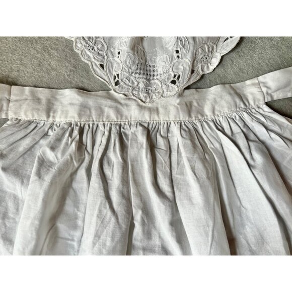Girls Pinafore Apron Size 7 Cotton Lace Cutouts & Scalloped Edges Vintage Gift - Picture 3 of 8